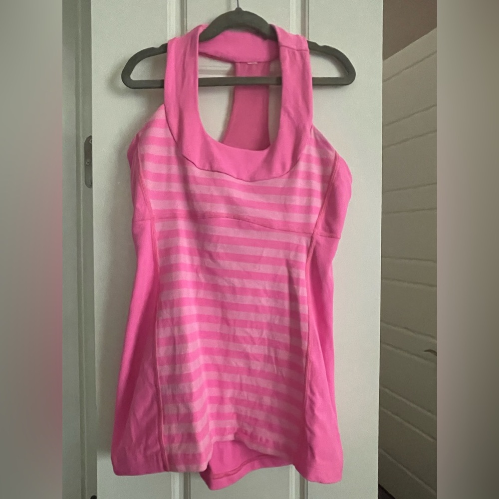 Lululemon scoop neck tank. Size 6